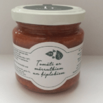 Mārrutki ar tomātiem un ķiplokiem